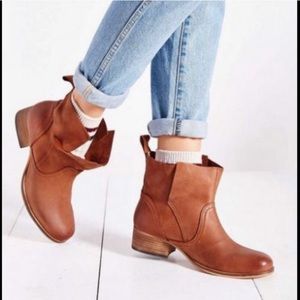Urban Outfitters Ecote Side Overlap Ankle Boot